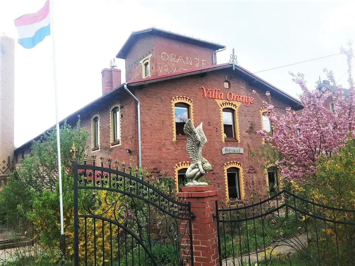 Villa Oranje Болкув Екстериор снимка